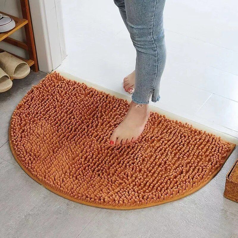 Luxurious Chenille Semi-Circle Bath Mat - Non-Slip, Absorbent & Soft Floor Rug