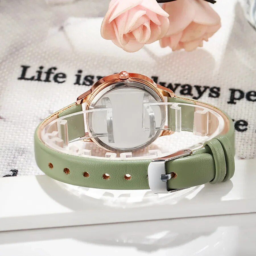 Elegant Quartz Leather Wristwatch for Women