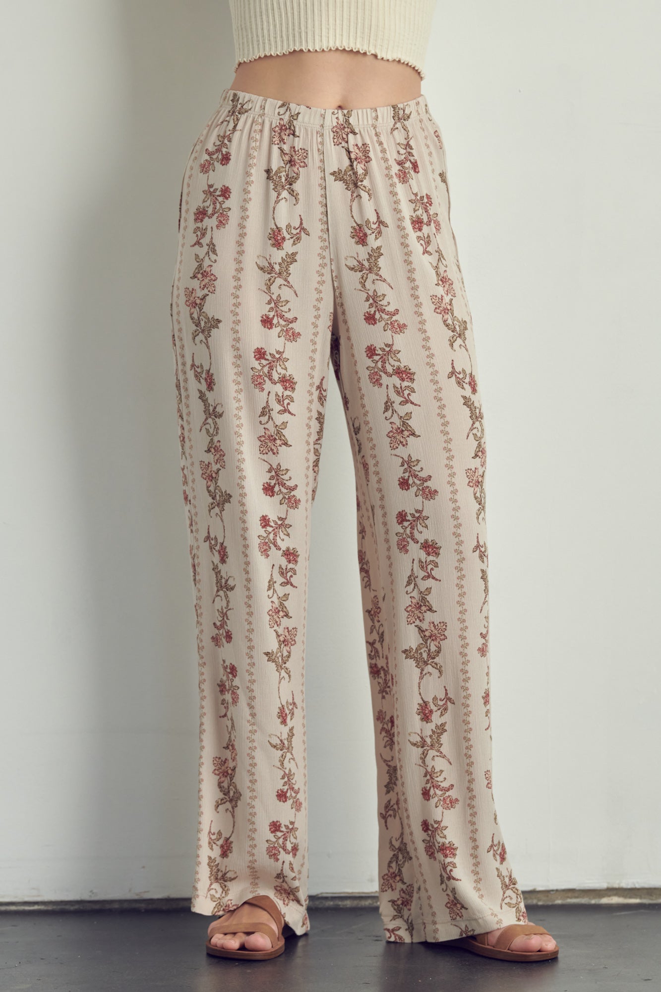 Palazzo pants in floral rayon gauze