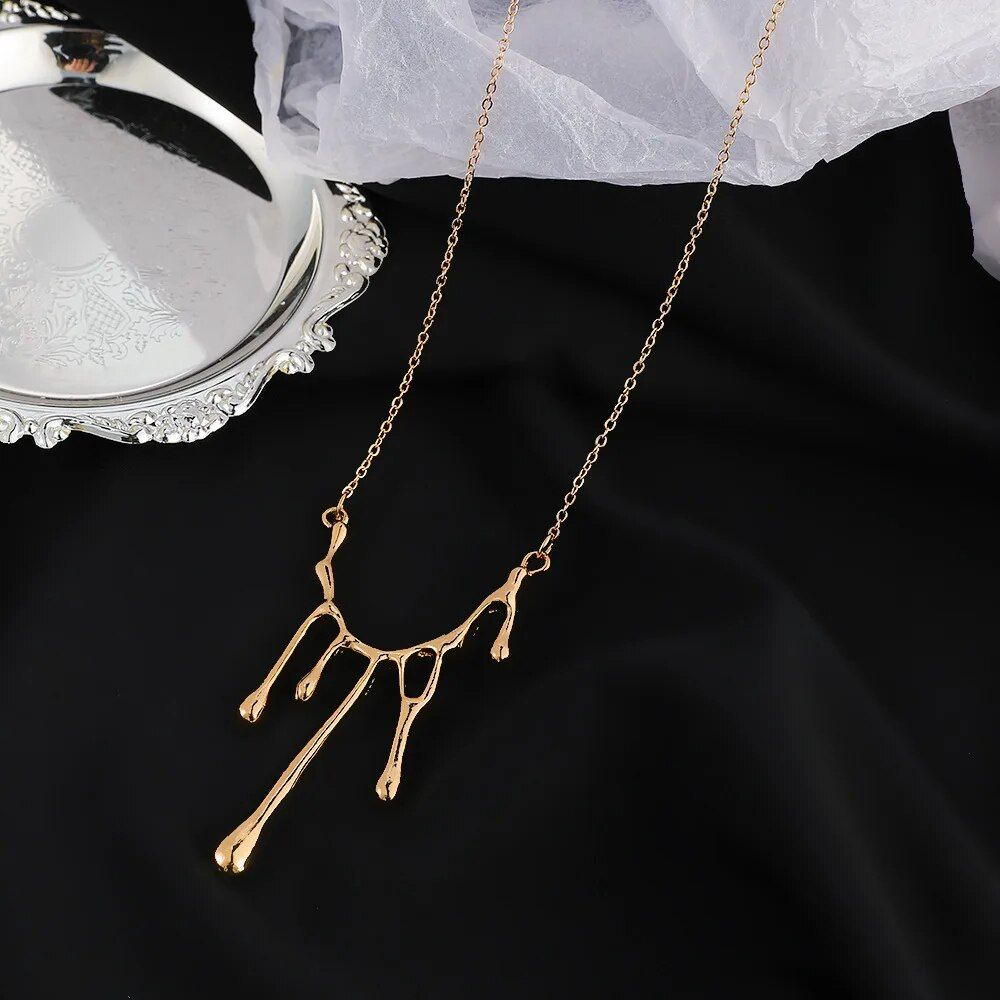 Elegant Drop Shape Yarn Pendant Necklace