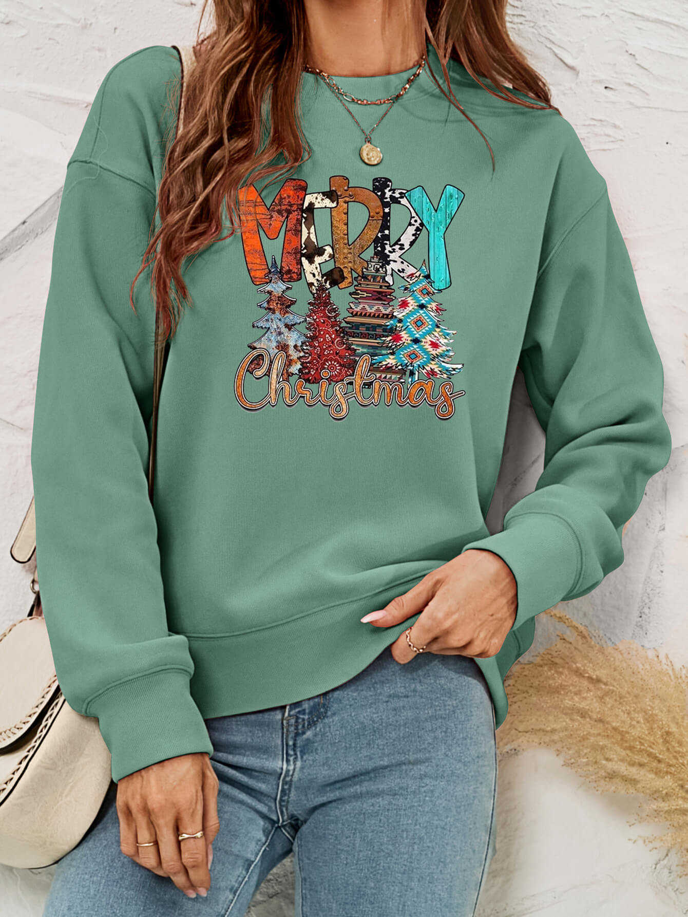 MERRY CHRISTMAS Graphic Crewneck Sweatshirt