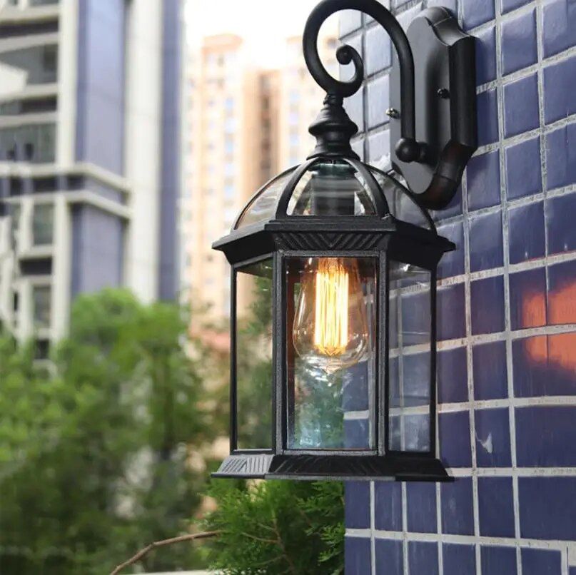 Elegant Vintage Outdoor Wall Lamp