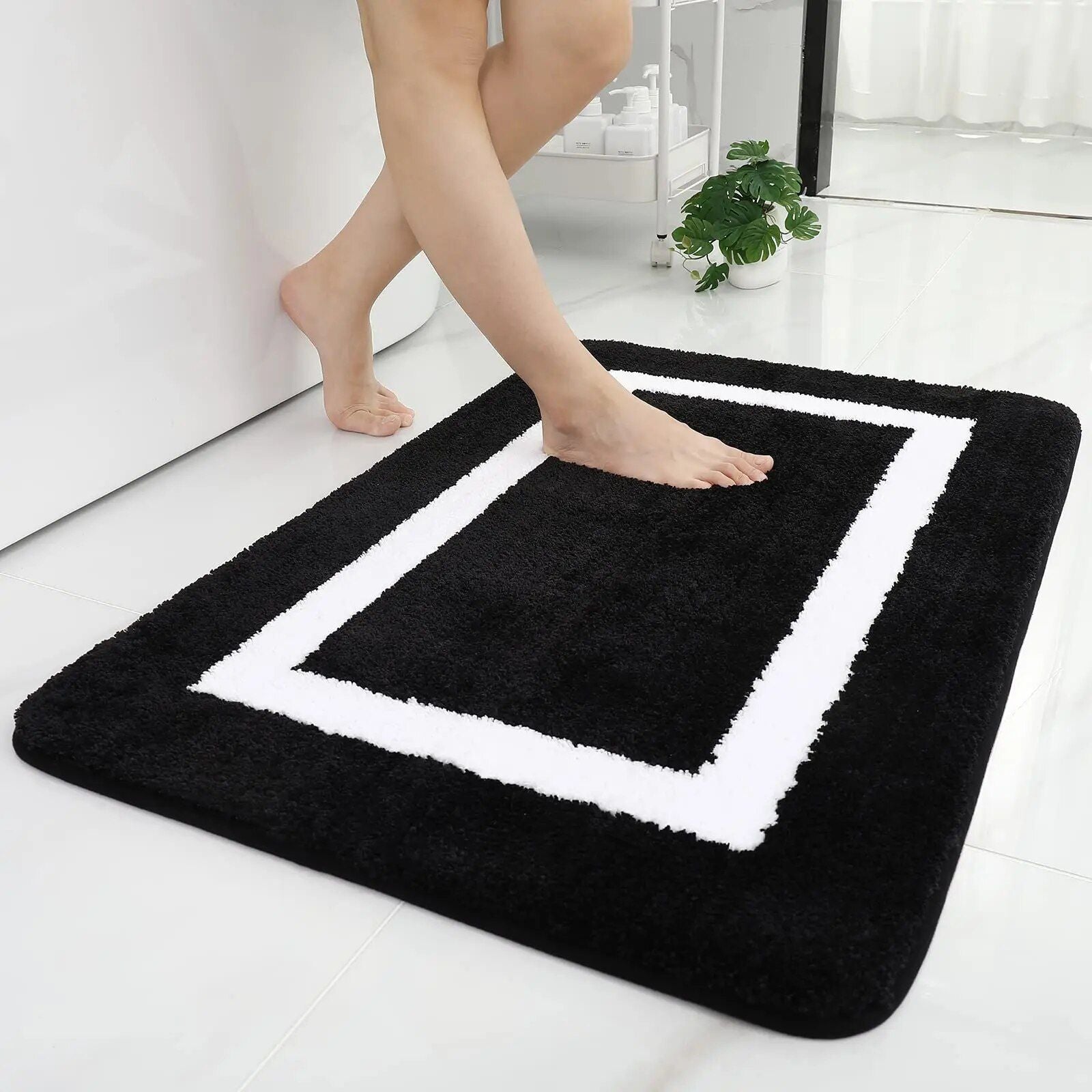 Luxurious Soft Plush Absorbent Bath Mat - Non-Slip, Machine Washable Rug for Bathroom, Bedroom & Living Room