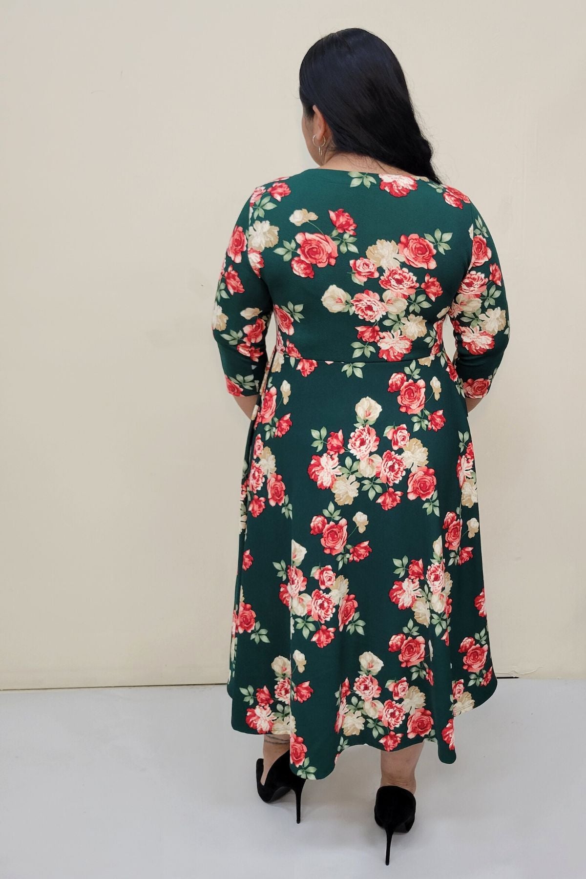 1223 Plus Size Floral Midi Dress, round neck, pockets