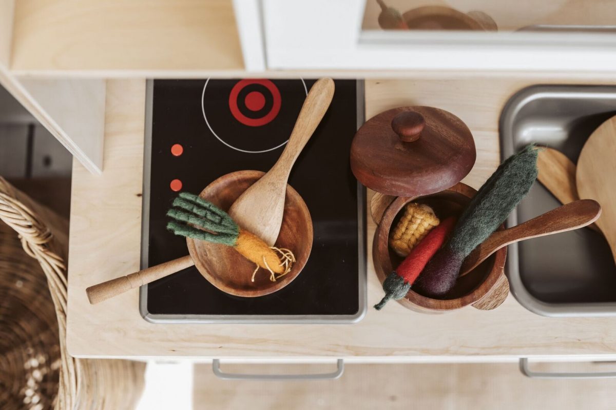 QToys Australia (USA) MAHOGANY PAN & POT SET - Zomdo Marketplace | Zomdo.com