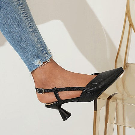 New Pointed-toe Buckled High-heel Sandals