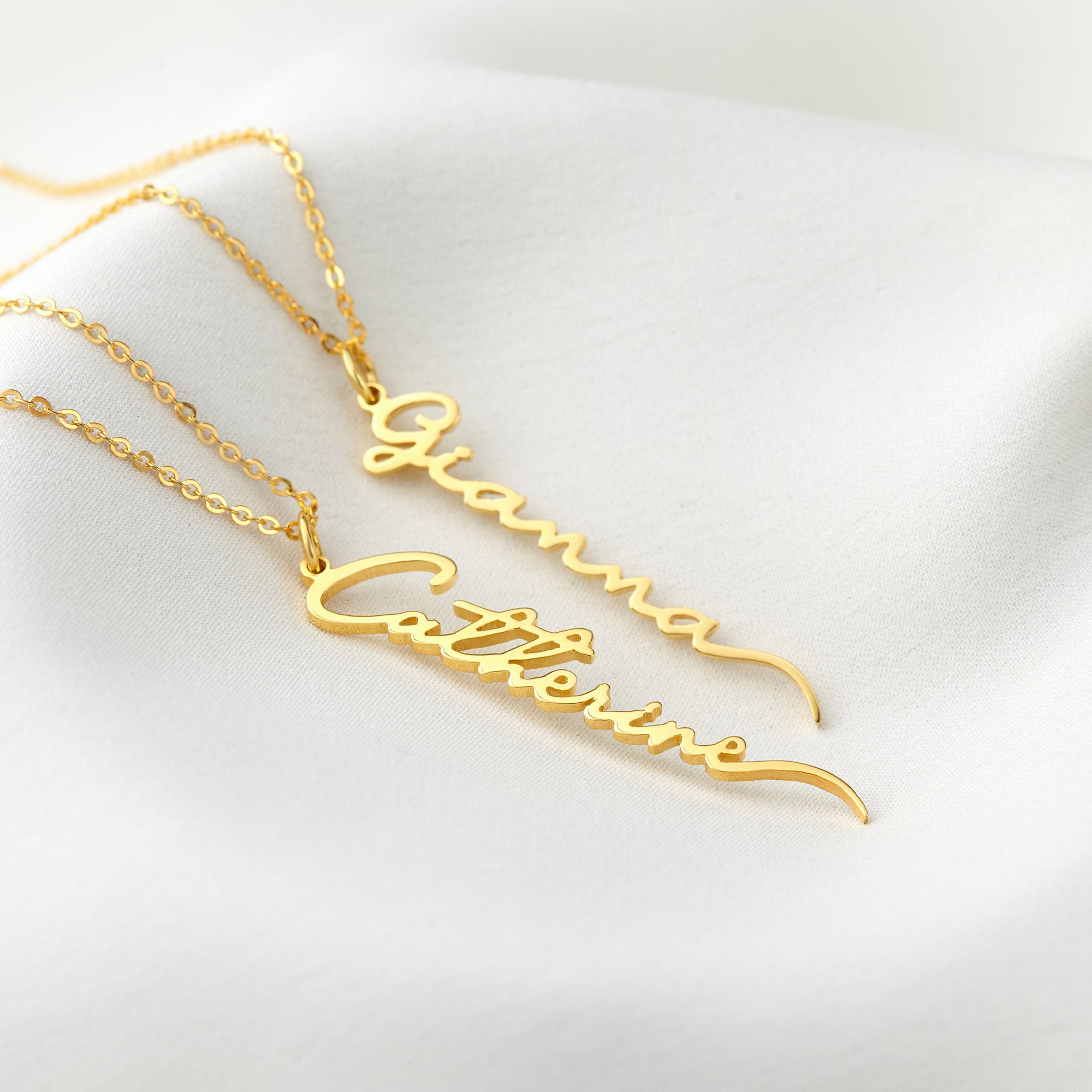 Personalized Cursive Name Necklace Vertical