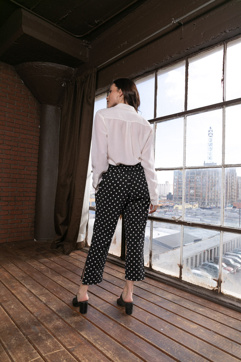 Cropped high waist pants, relaxed fit, waist tie, side pockets, 1154