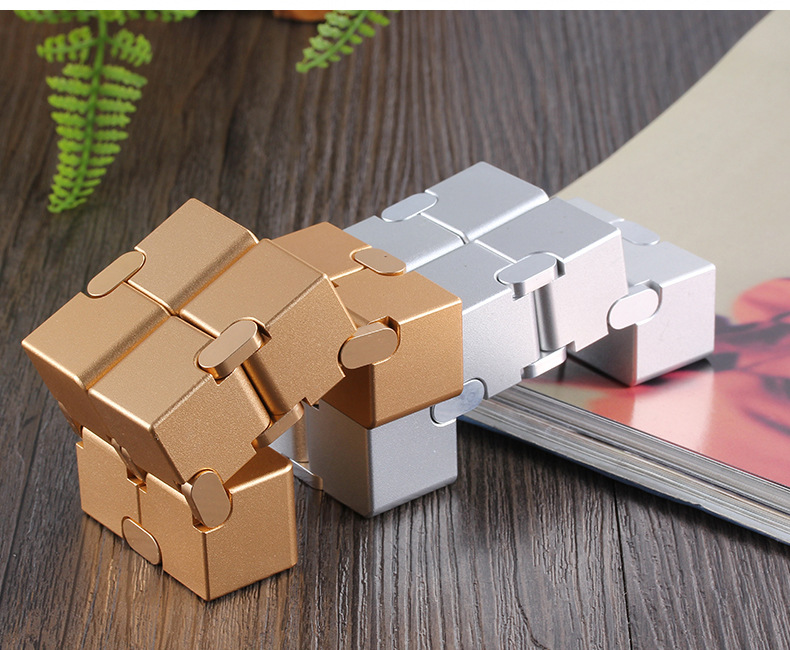 Decompresses Relax Toys Stress Relief Toy Metal Infinity Cube