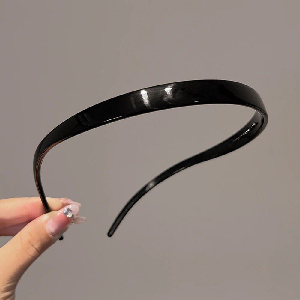 Chic Acrylic Sunglasses-Shaped Hairband for Women: Trendy, Anti-Slip, and Fashion-Forward