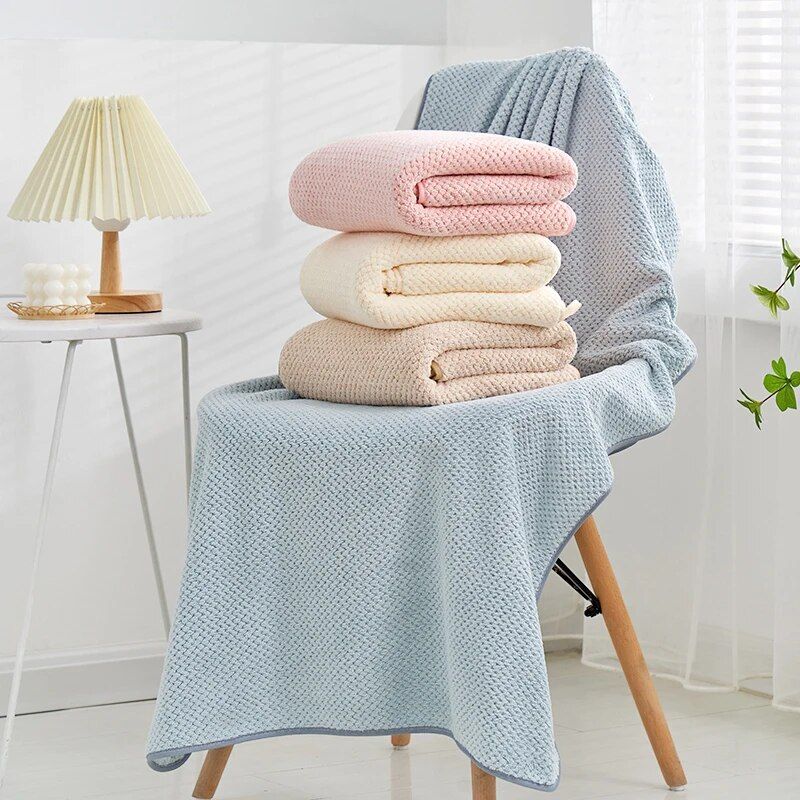 Luxurious Coral Velvet Bath Towel - Quick-Dry, Super Absorbent, Soft Touch