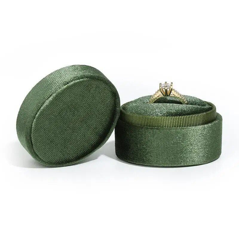 Elegant Vintage Velvet Oval Ring Box