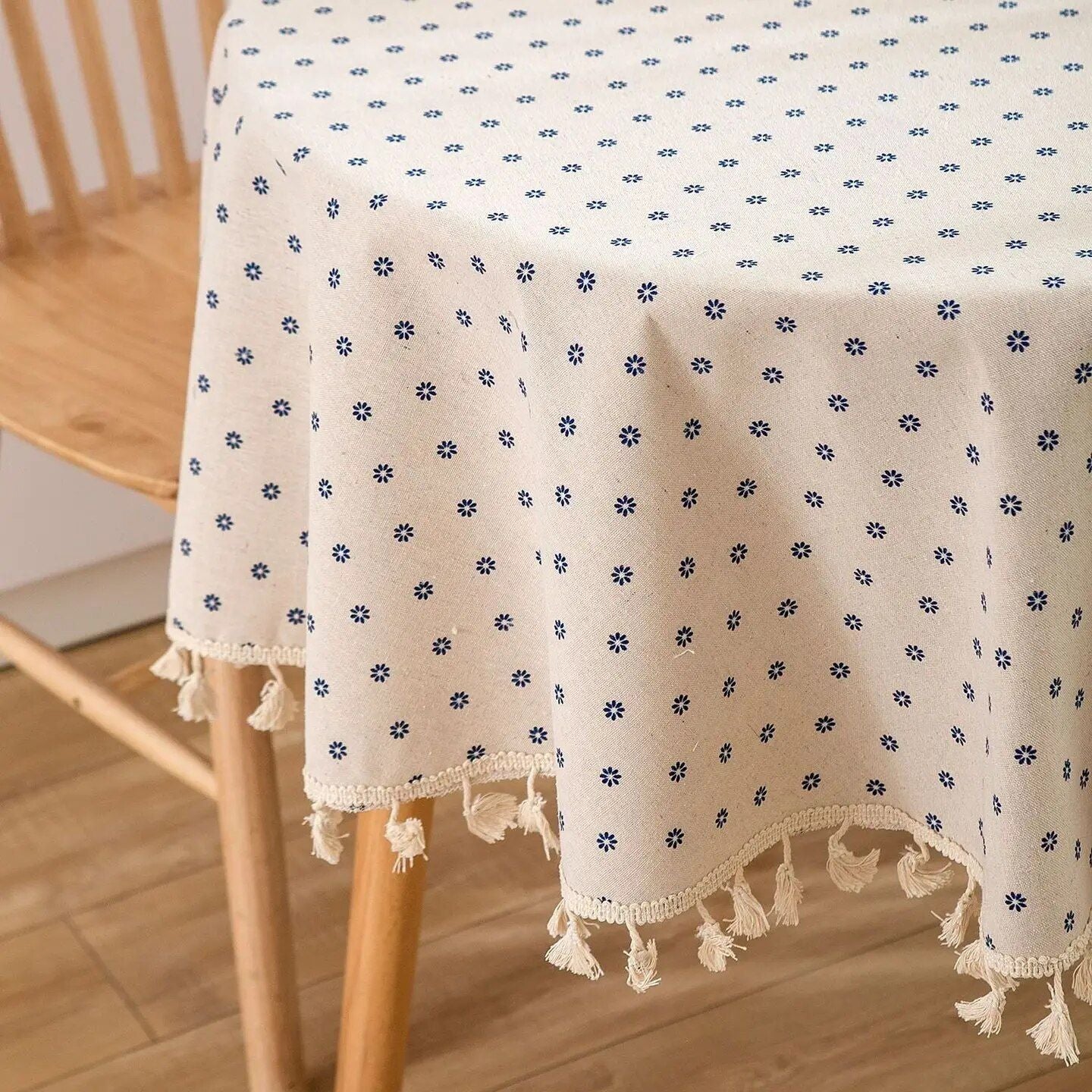 Elegant Floral Round Tablecloth