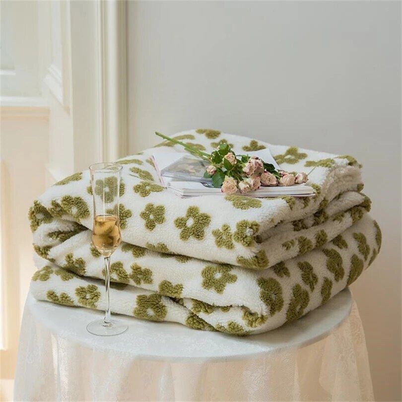 Luxurious Double-Sided Plush Floral Bedspread & Sofa Throw