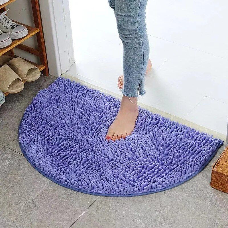 Luxurious Chenille Semi-Circle Bath Mat - Non-Slip, Absorbent & Soft Floor Rug