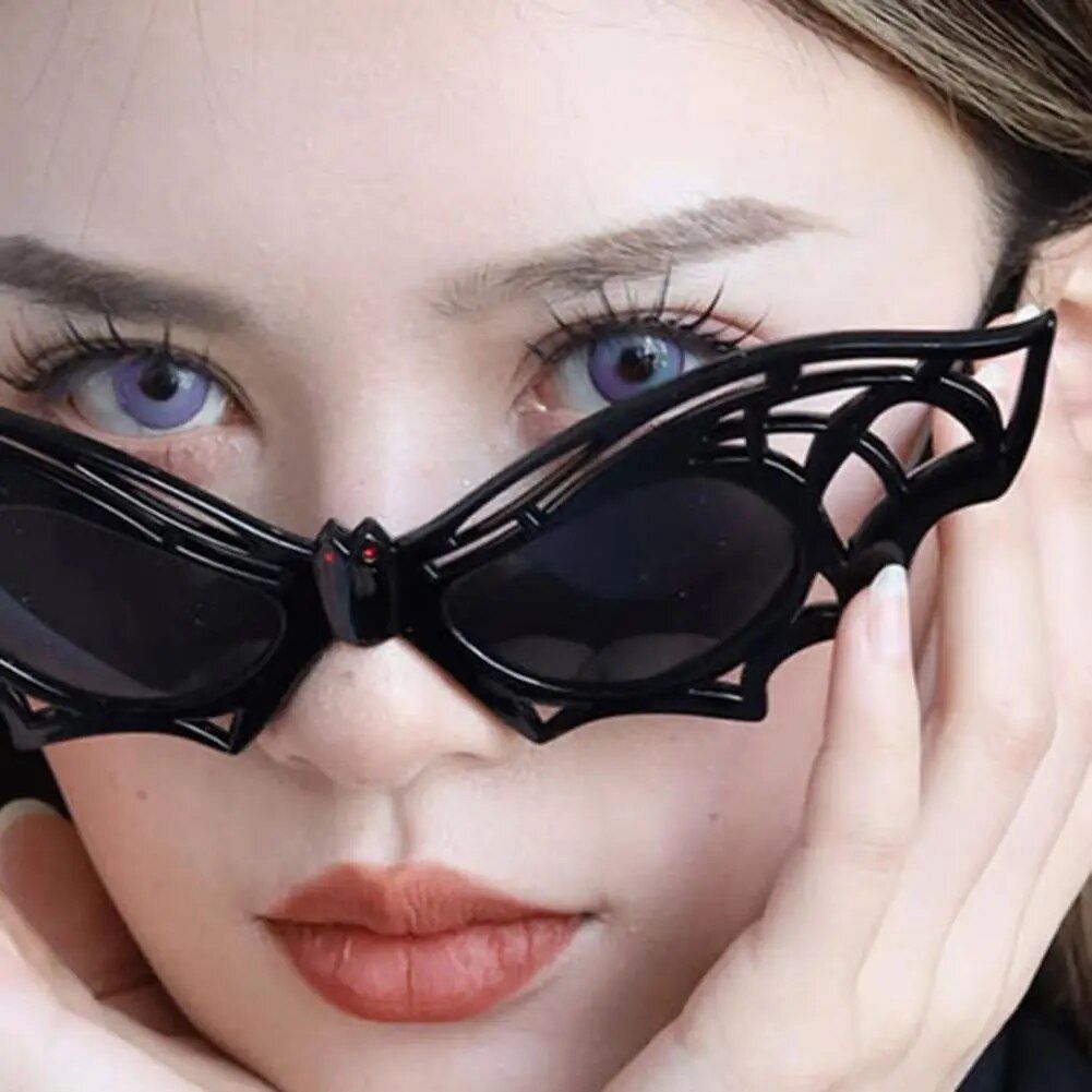 Unique Bat Shape Retro Halloween Sunglasses - Unisex Novelty Eyewear for Parties