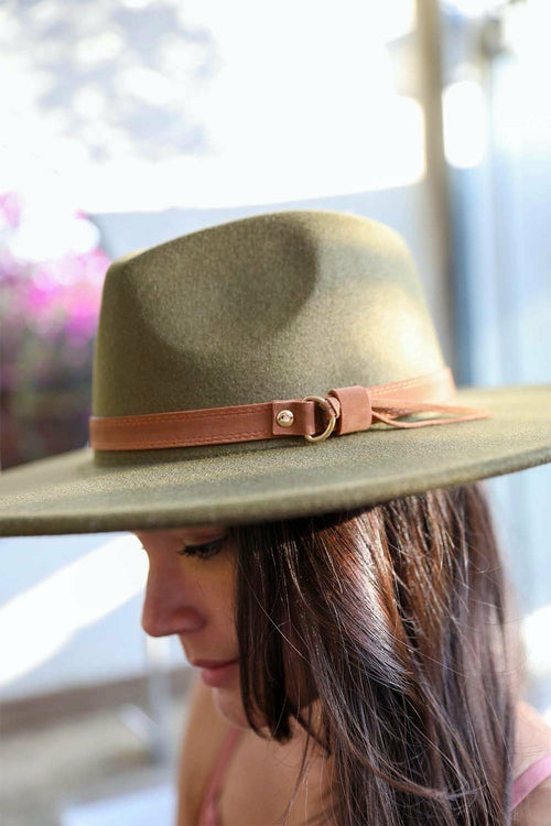 Women's Flat Brim Buckle Hat