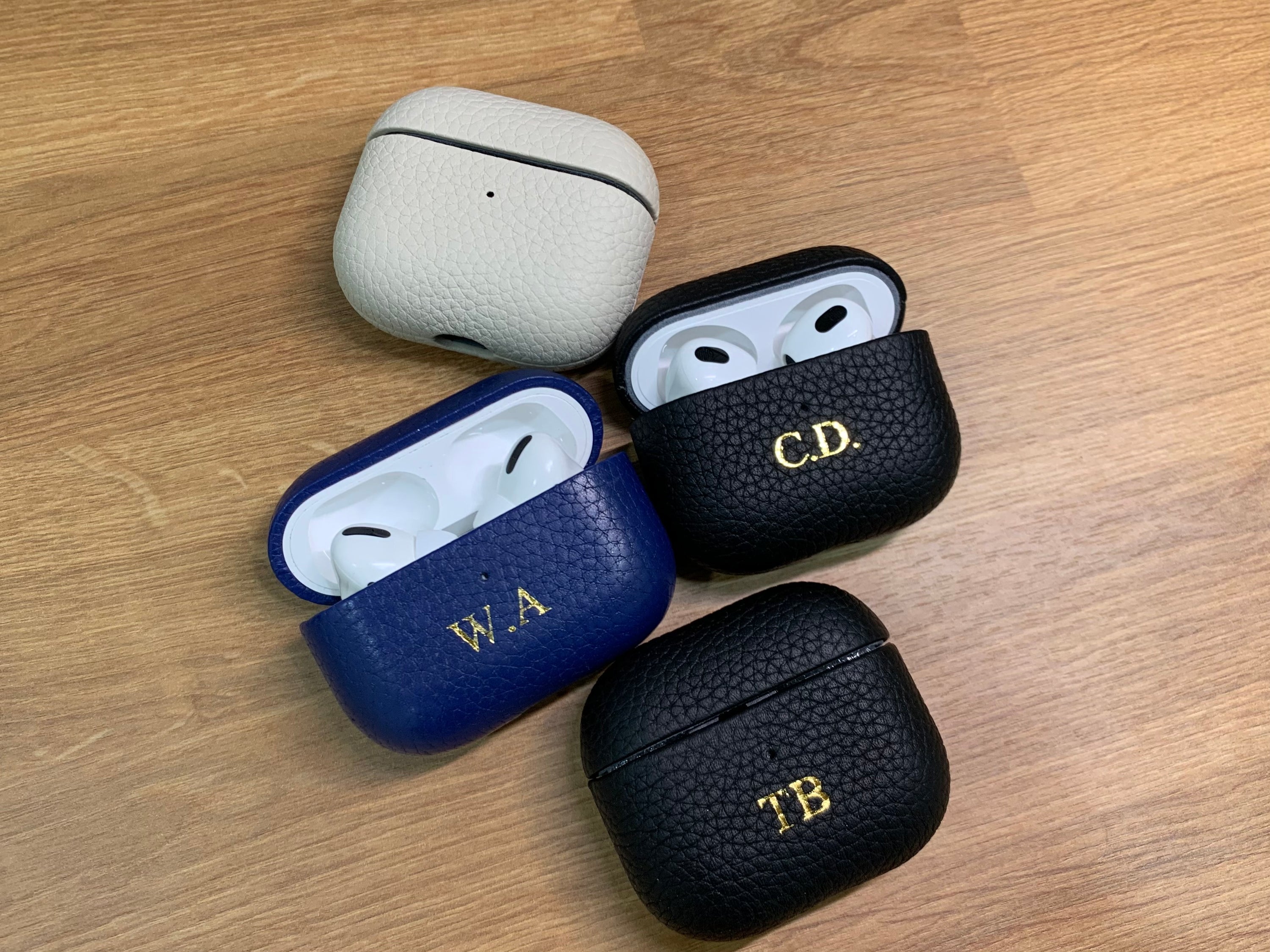 Custom Apple AirPods 3 Pebble Leather Case Embossed| Black White Navy