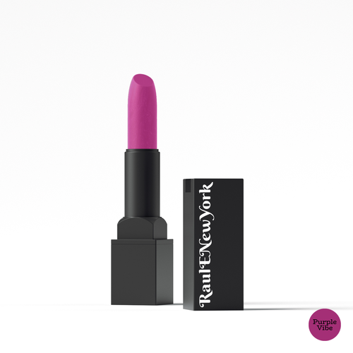 Lipstick with a formula that lasts all day with avocado oil and