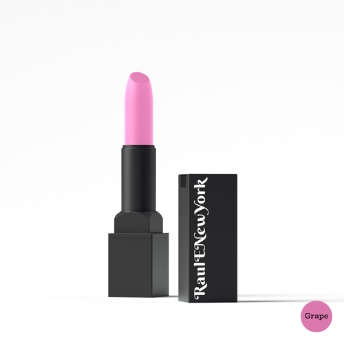 Lipstick with a formula that lasts all day with avocado oil and