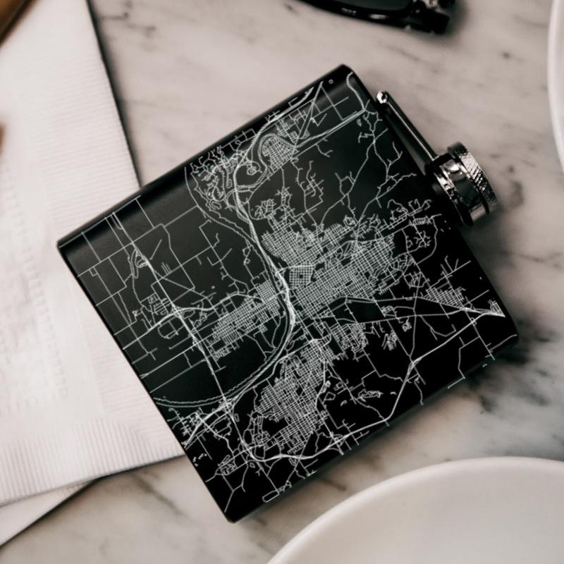 Sioux City - Iowa Map Hip Flask in Matte Black | Cyan Castor